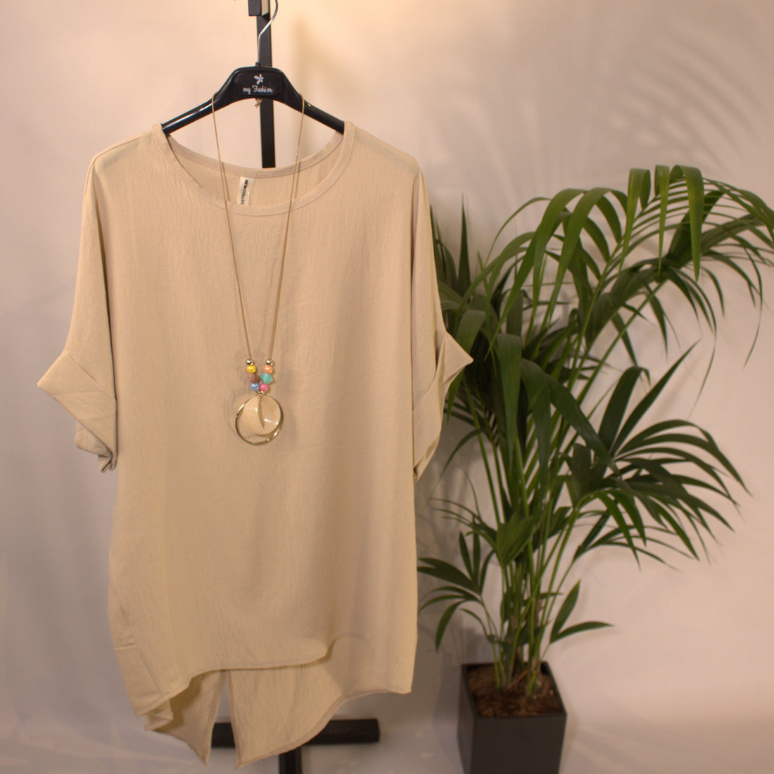Long Shirt B + Chain beige