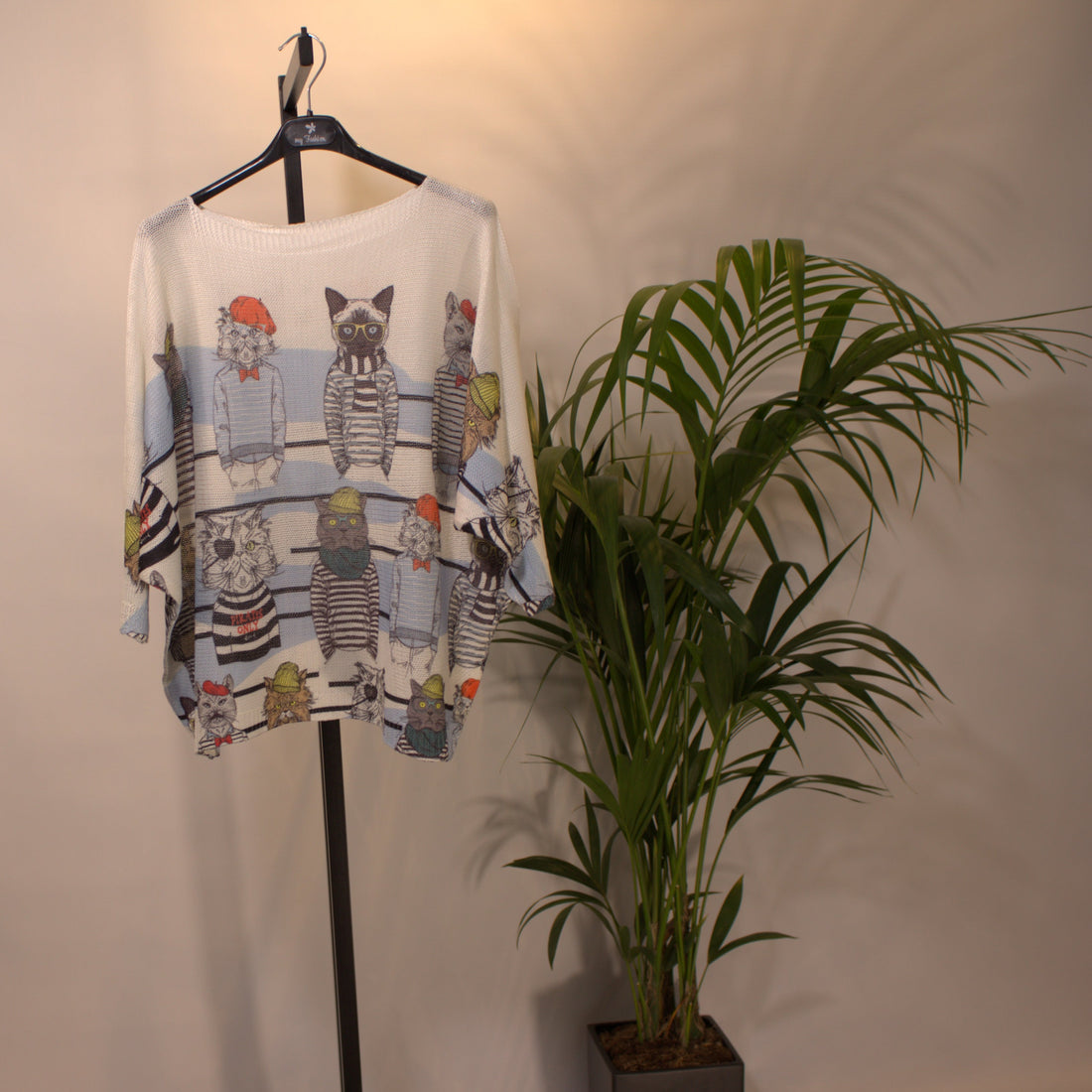 Cat art shirt C - white
