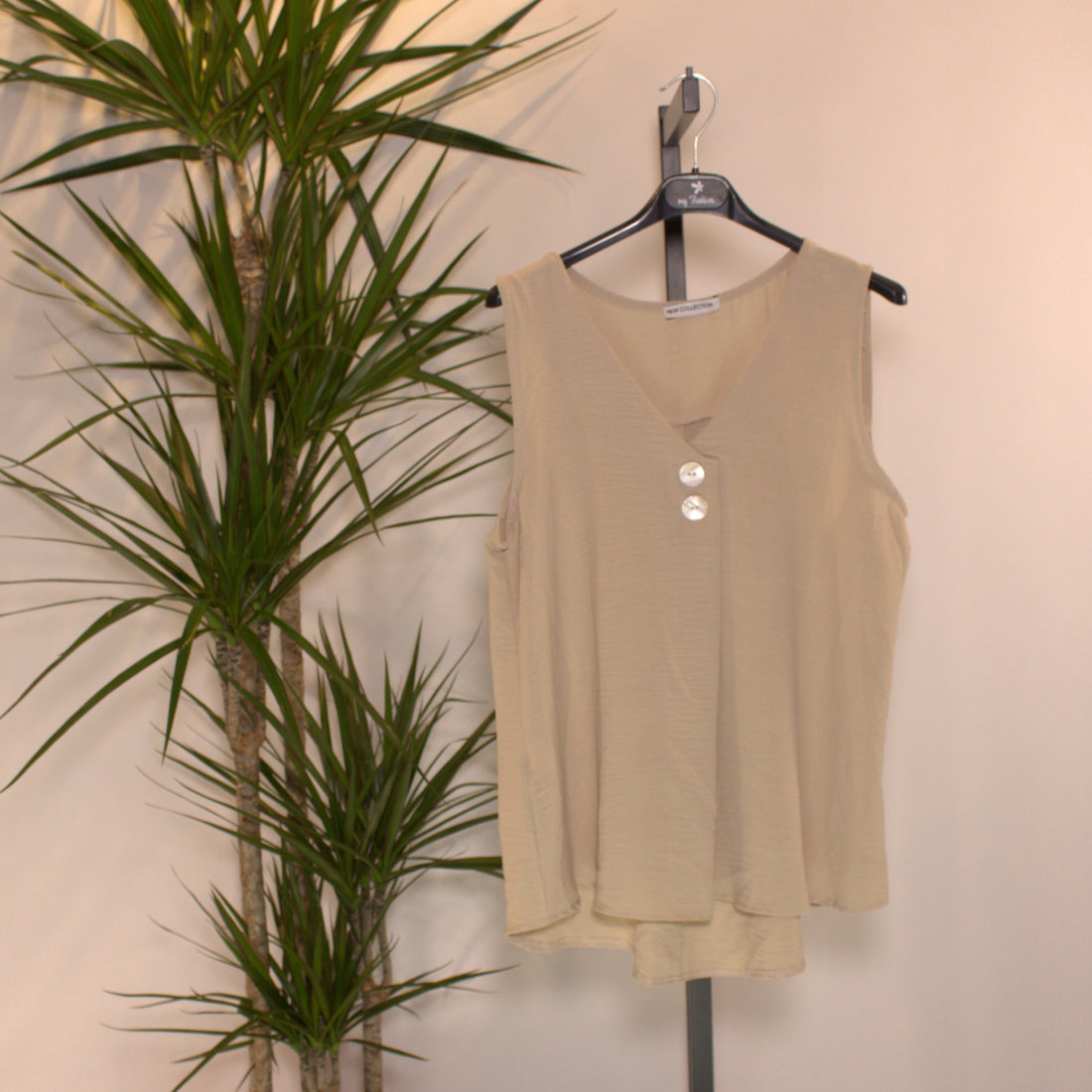 Top buttons - beige