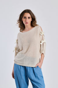 Knitted top with bow - beige