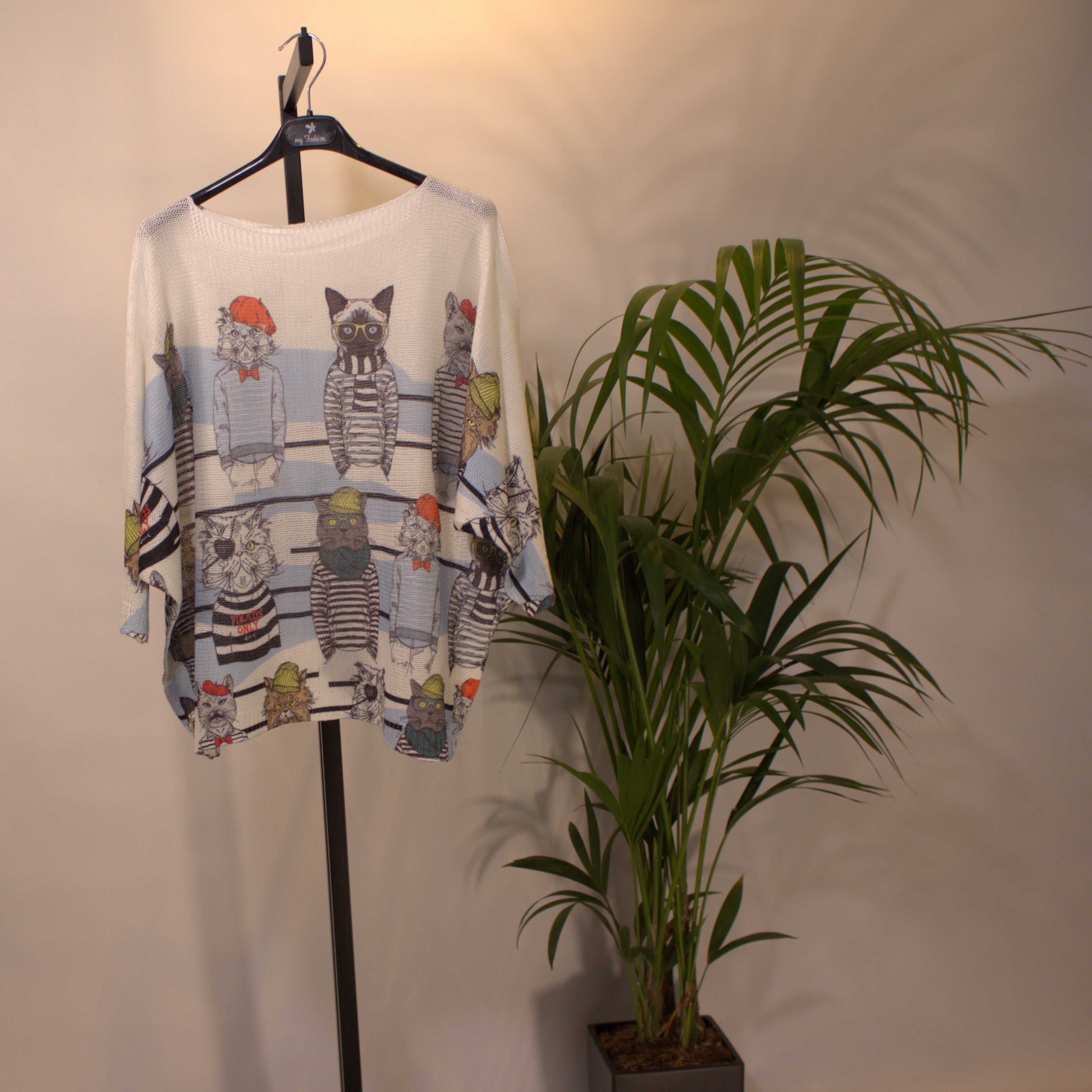 Cat art shirt C - white