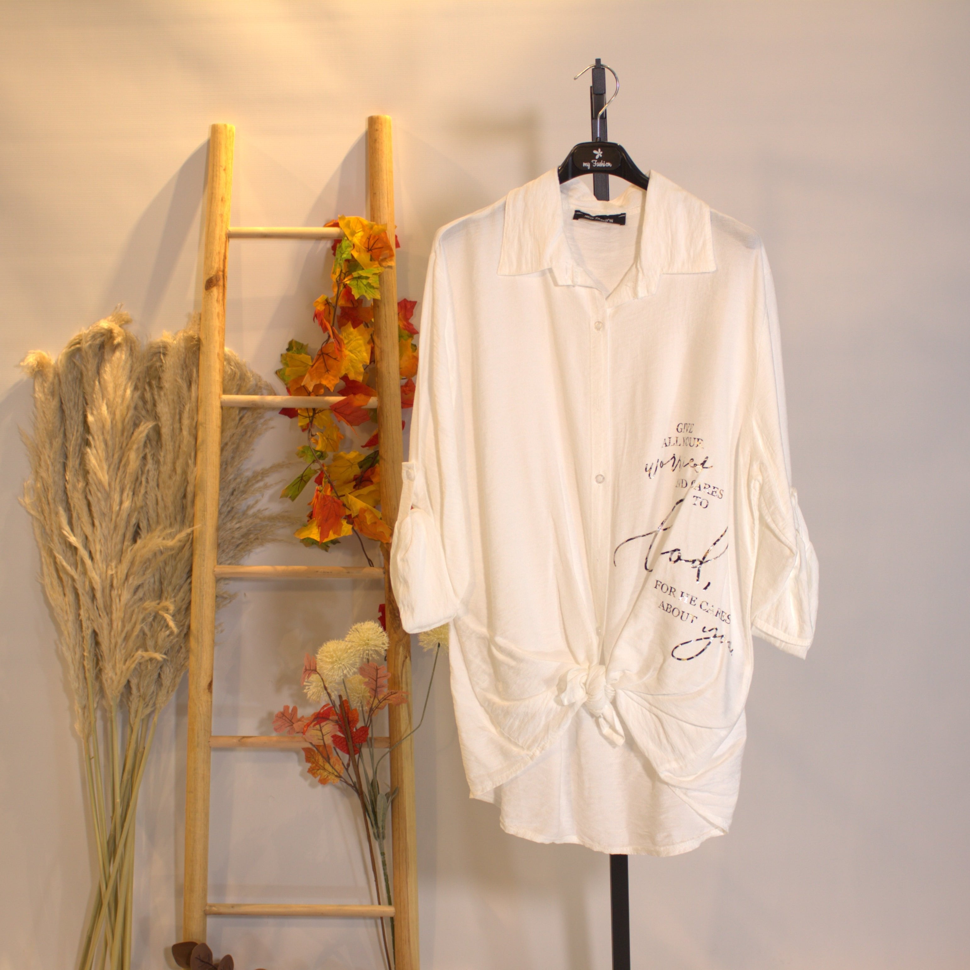 Blouse buttoned - White